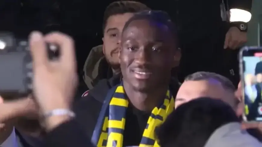 Sidiki Cherif Arrives in Istanbul to Sign with Fenerbahçe!