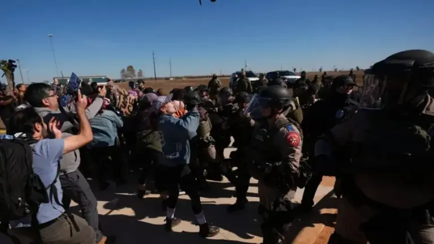 Judge Orders Release of Father and 5-Year-Old from ICE Detention