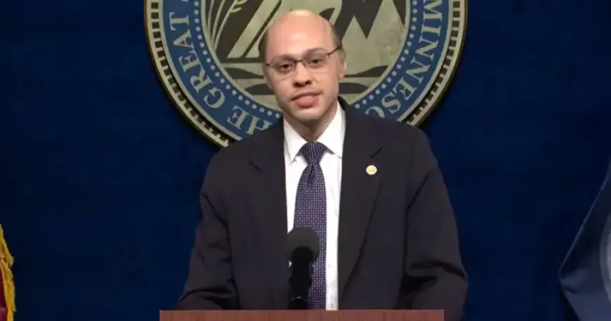 Pete Davidson Takes on ICE Agents in Fiery ‘SNL’ Comeback