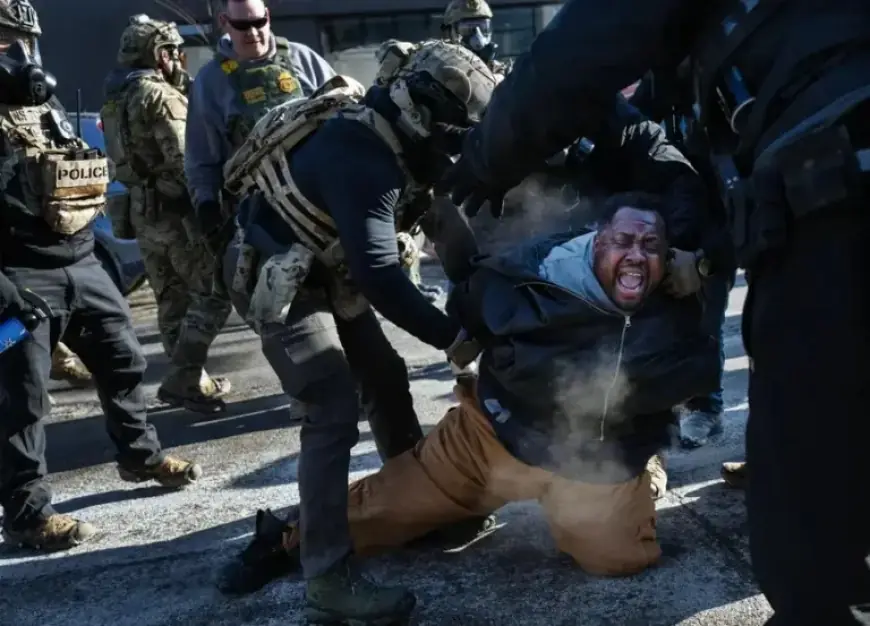 Reid Hoffman Calls for Silicon Valley to Take a Stand