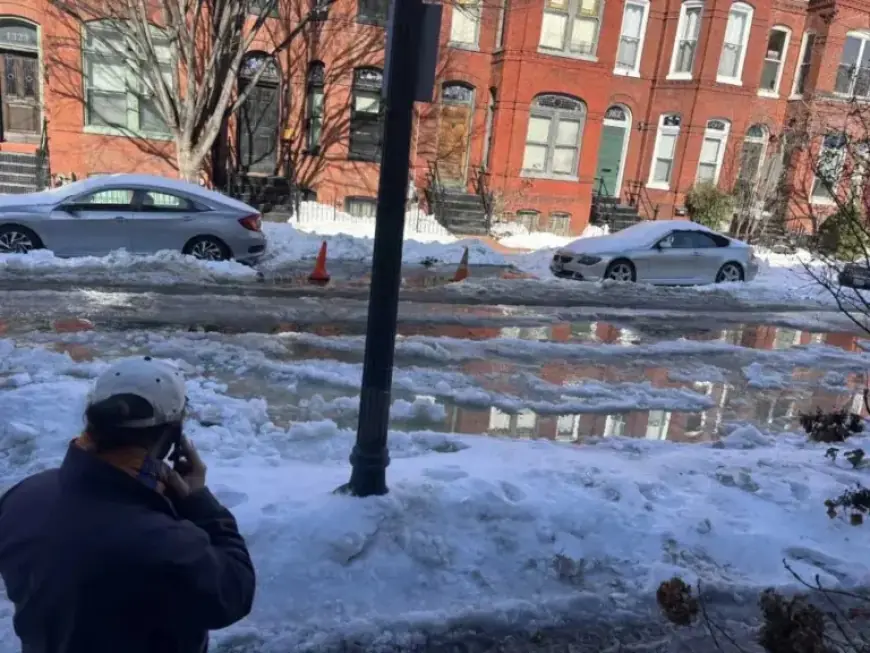 “U Street Water Main Break Traps Cars in Rapidly Freezing Water”