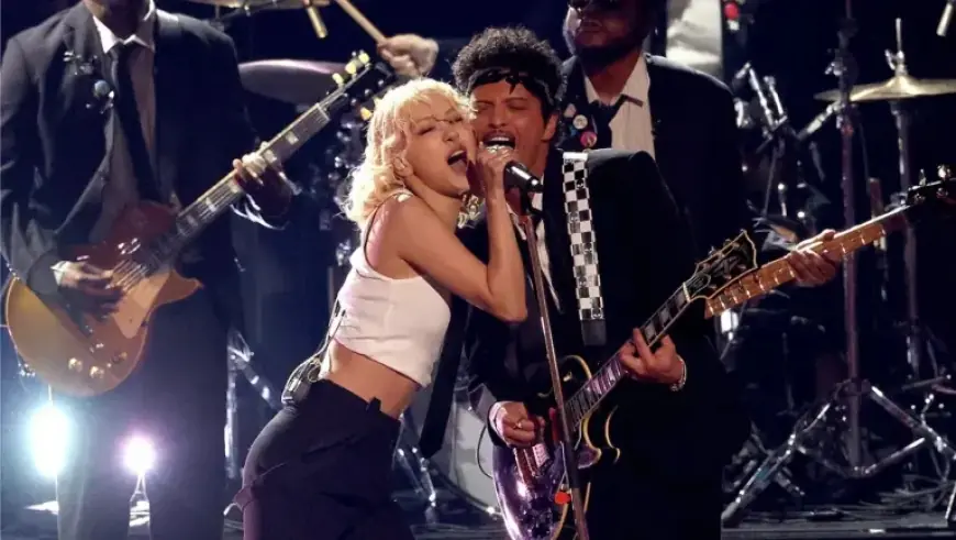 Rosé Opens 2026 Grammys with Electrifying “APT” Performance Featuring Bruno Mars