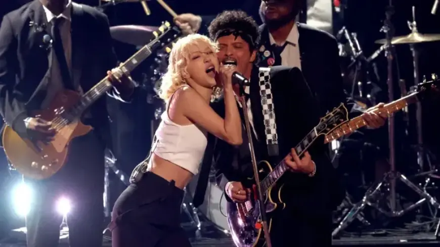 Bruno Mars, Rosé Rock Grammys with Pop-Punk Hit ‘APT.’
