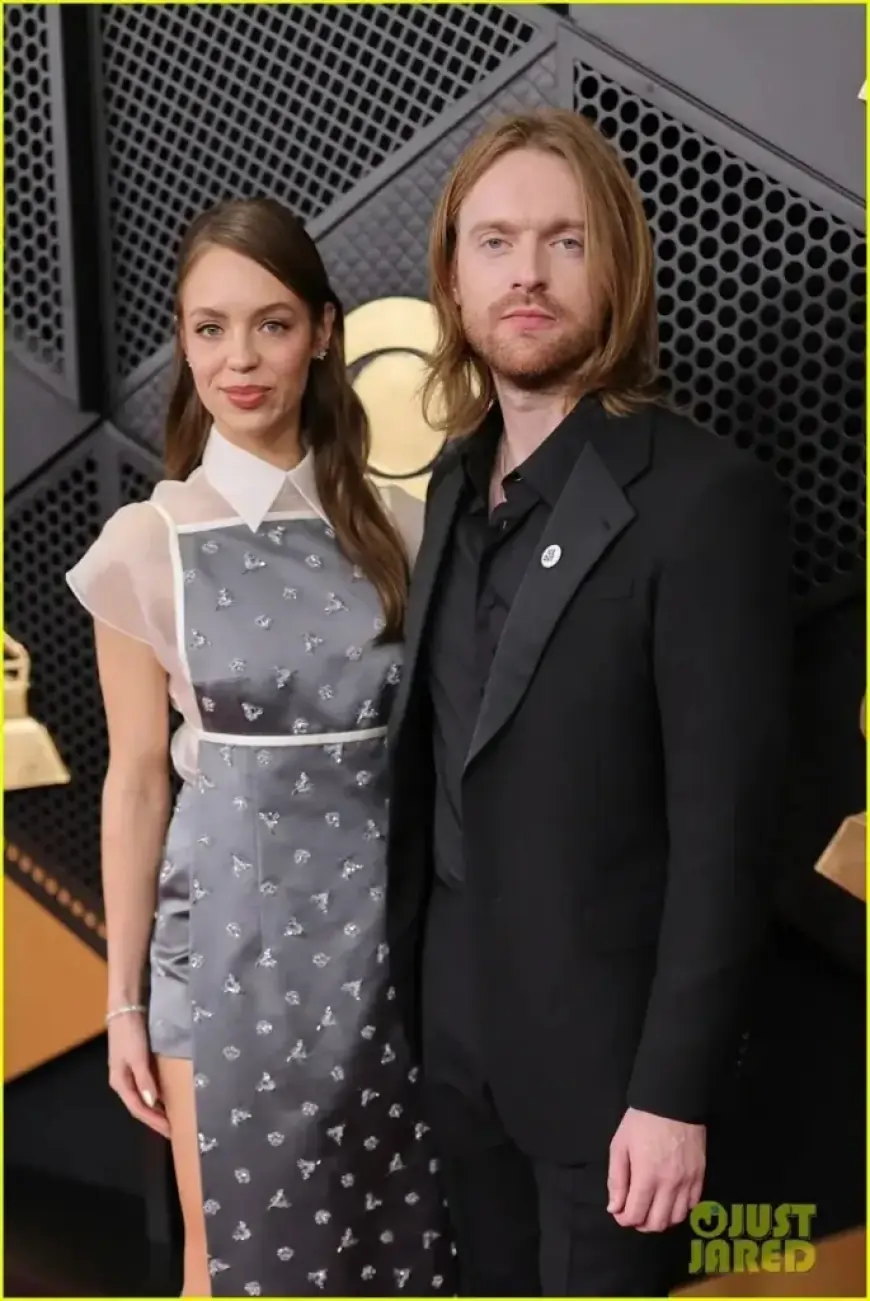 Billie Eilish Wears ‘ICE Out’ Pin at 2026 Grammys