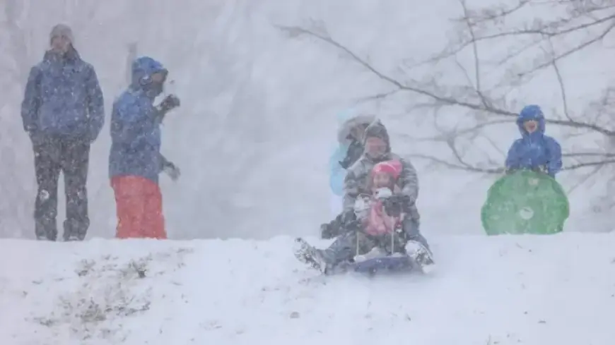 Charlotte Schools Close Monday Due to Snowfall