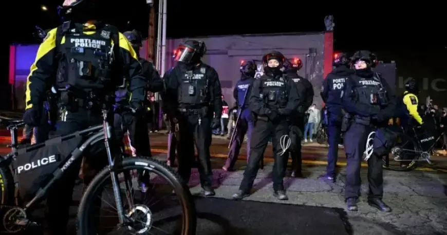 Portland Mayor Urges ICE Exit After Federal Agents Tear Gas Protesters