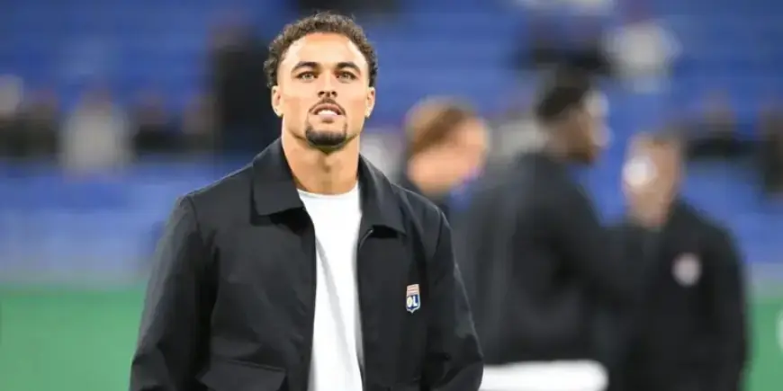 “Kluivert Eyes Premier League Move After Leaving Lyon”