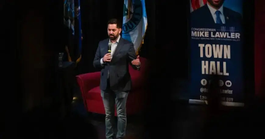 N.Y. Swing District Republican Faces Boisterous Town Hall Reception