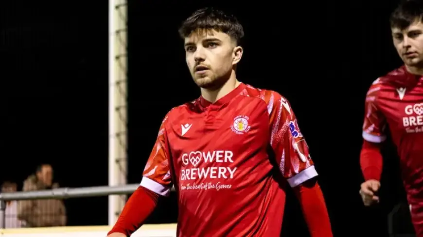 Beloved Football Star Dies at 25; Club Issues Heartfelt Tribute