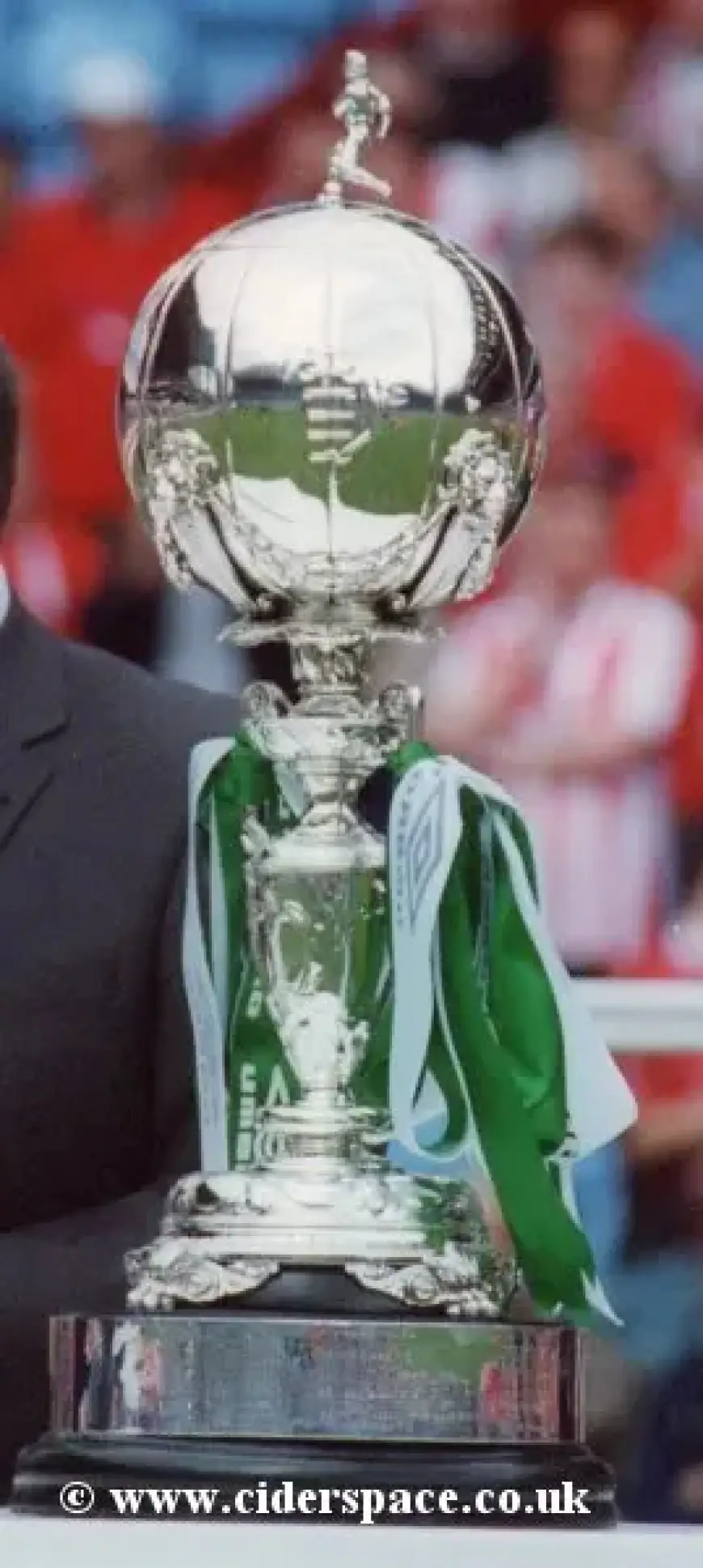 Glovers Secure FA Trophy Entry