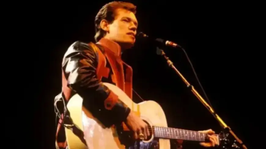 Randy Travis Heals Broken Hearts with Iconic Hit Performance