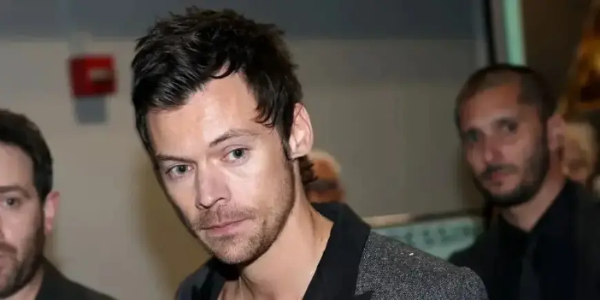 Harry Styles Stuns at Grammys in Dior Blazer Sans Shirt