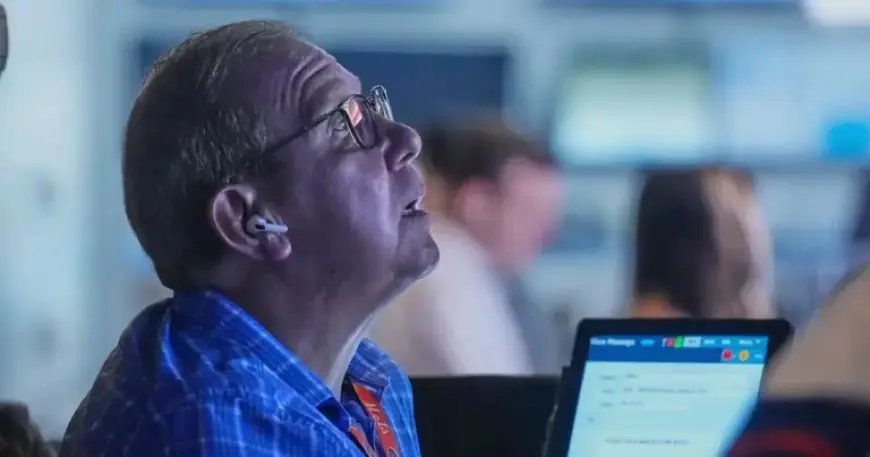 Stocks, Gold, Silver Stabilize After Overnight Volatility