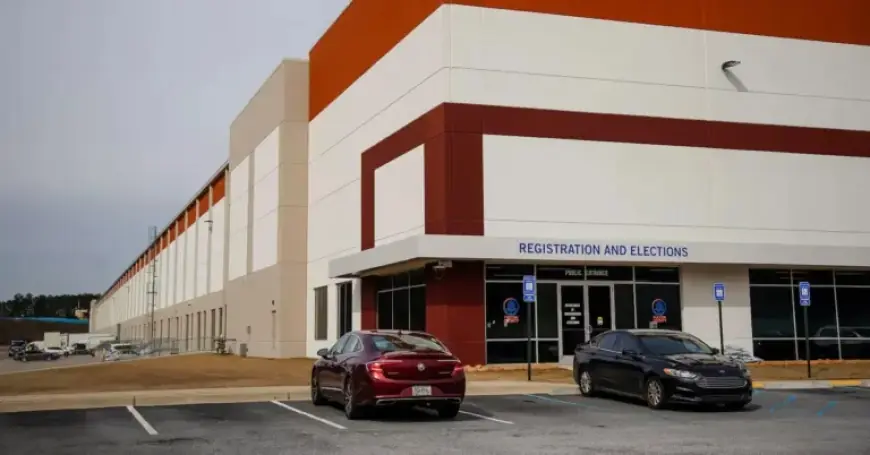 Trump Engages with FBI Agents from Atlanta Election Office Raid, NYT Reports