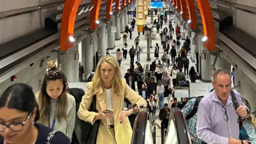 Metro Tunnel Proves Efficient on First Monday Morning Rush Hour