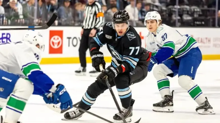 Nick Schmaltz’s Hat Trick Powers Mammoth to 6-2 Win Over Canucks