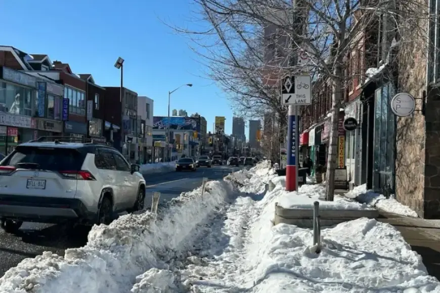 Toronto Battles Record Snowfall Cleanup Efforts