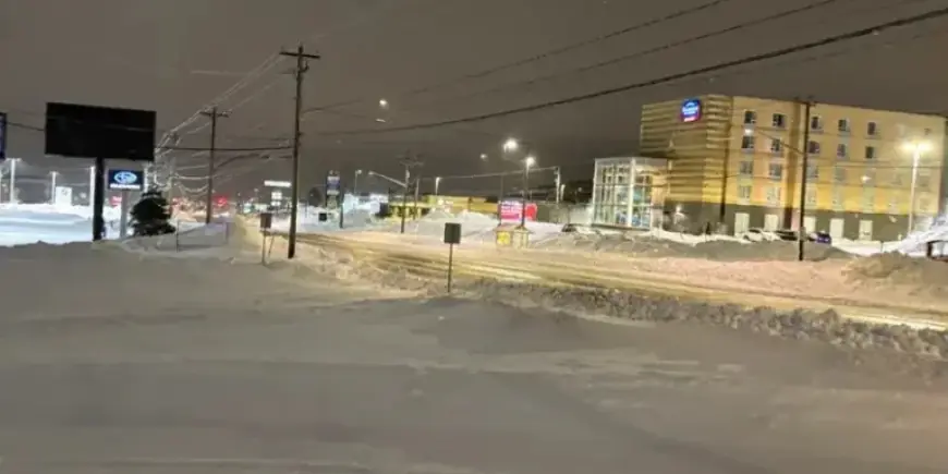 Metro Schools Delayed as Avalon Cleans Up 40+ cm Snowfall