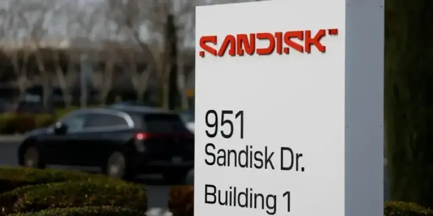 AI Memory Boom: 4 Stocks Primed for Major Gains