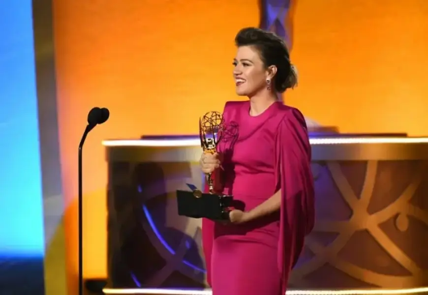 Kelly Clarkson Concludes Daytime Talk Show After 7 Successful Years