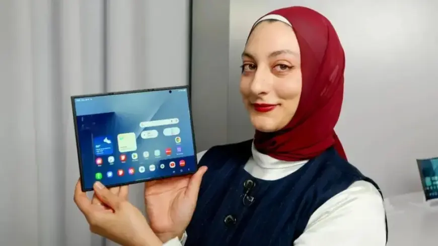 Testing the $3,000 Galaxy Z TriFold: Live Updates on Performance