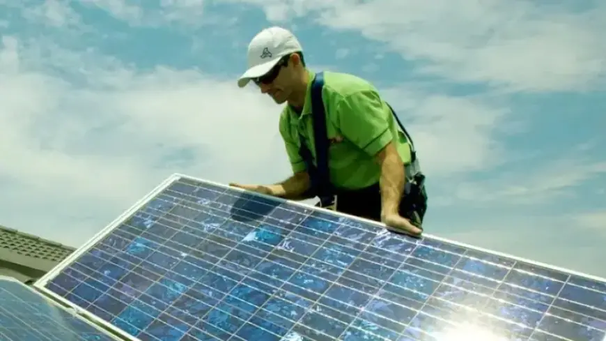 Australia’s Solar Power Surges Past Coal, Boosting Nighttime Battery Use