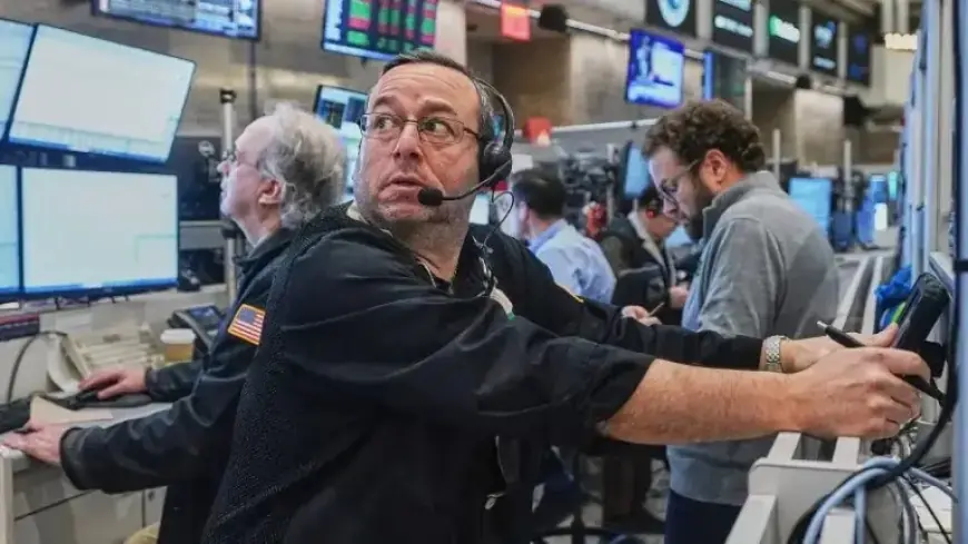 Bitcoin Plummets to 2024 Low Amid AI and Geopolitical Tensions Impacting Stocks