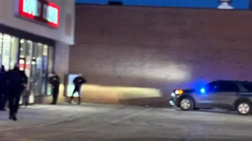 Route 9 Detoured as Police Swarm Spencer’s Big Y Plaza