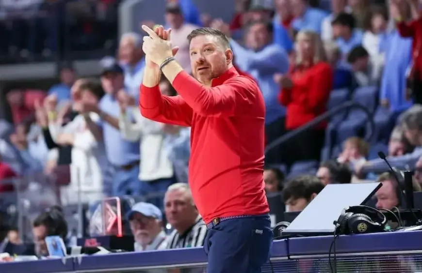 Chris Beard Ejected During Ole Miss vs. Tennessee Matchup