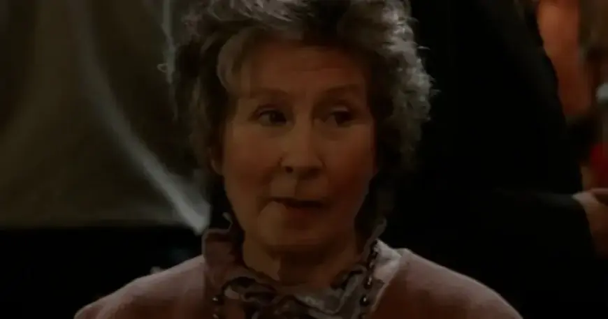 EastEnders Star Elizabeth Kelly, Known as Nellie Ellis, Dies at 104