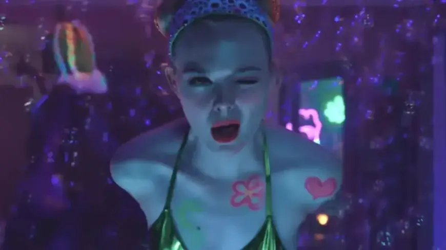 Elle Fanning Launches OnlyFans in ‘Margo’s Got Money Troubles’ Trailer