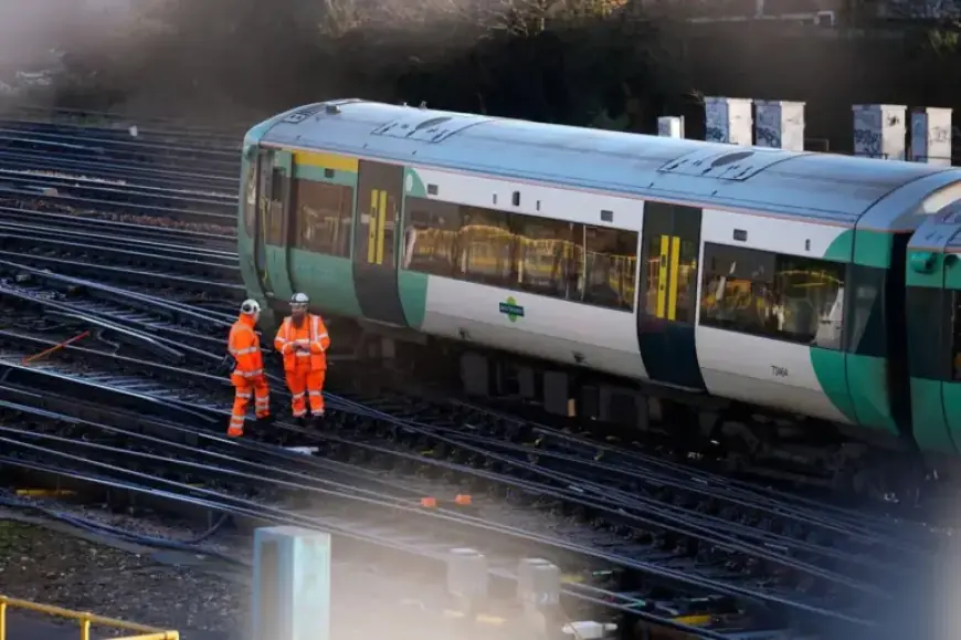 Southern, Thameslink, and Gatwick Express Train Disruptions Persist All Day – Live Updates