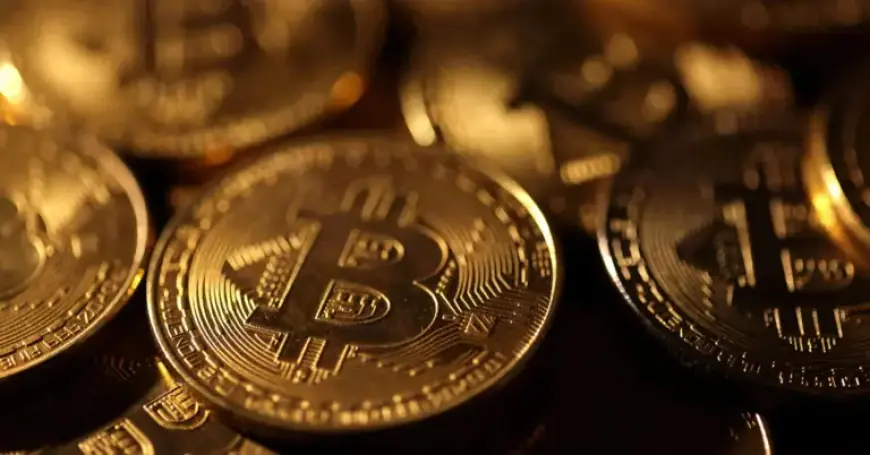 Bitcoin Drops as Critical $70,000 Level Approaches