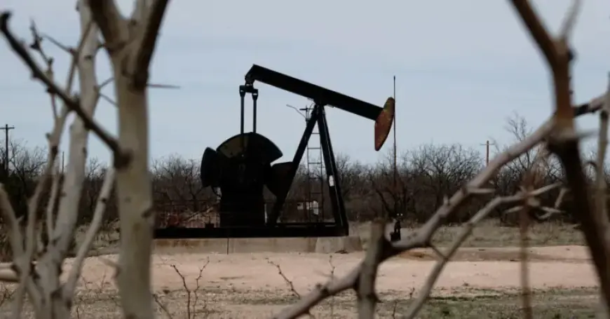 Oil Prices Drop Over 1% as US-Iran Talks Ease Supply Concerns