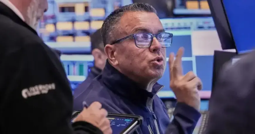 Tech Stocks and Bitcoin Plunge Shake Wall Street