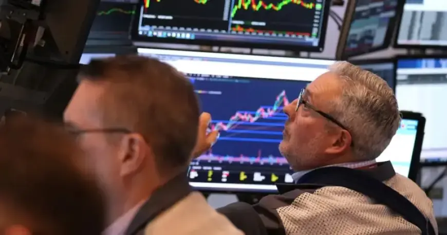 Tech Stocks and Bitcoin Plummet, Impacting Wall Street