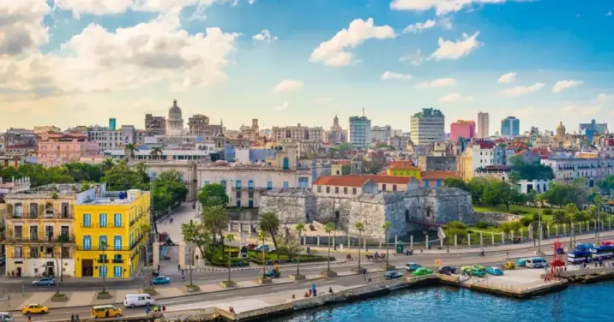 Cuba’s Tourism Plummets Amid Economic Crisis