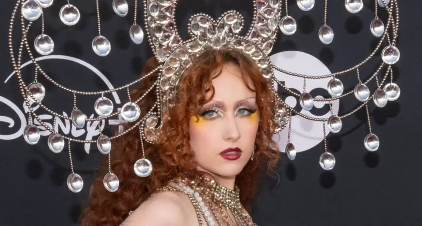 Chappell Roan in February 2026: From Awards-Week Shock Fashion to a High-Pressure Festival Run Across Oceania