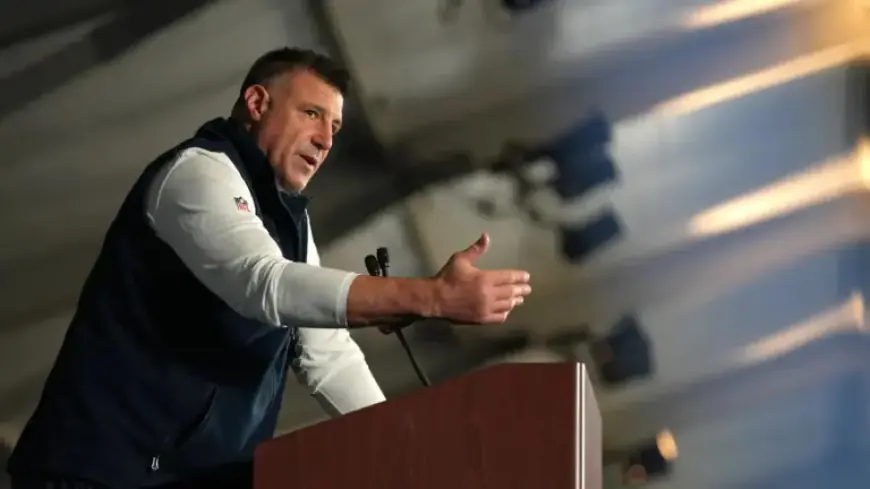 Mike Vrabel Wins Coach of the Year Award