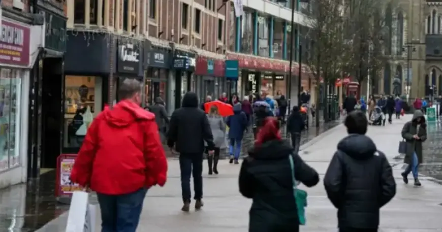 Major UK Fashion Chain Enters Administration, Closes Website