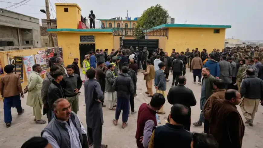 At Least 31 Die in Islamabad Mosque Suicide Bombing