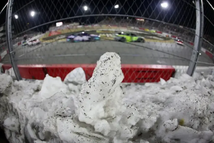 NASCAR Permits Late Refueling Without Penalty in The Clash