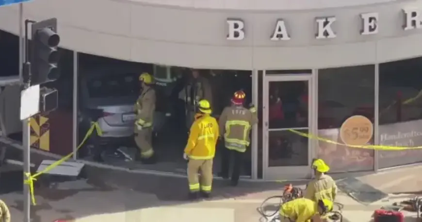 Car Crashes into Los Angeles Supermarket: 3 Dead, 6 Injured