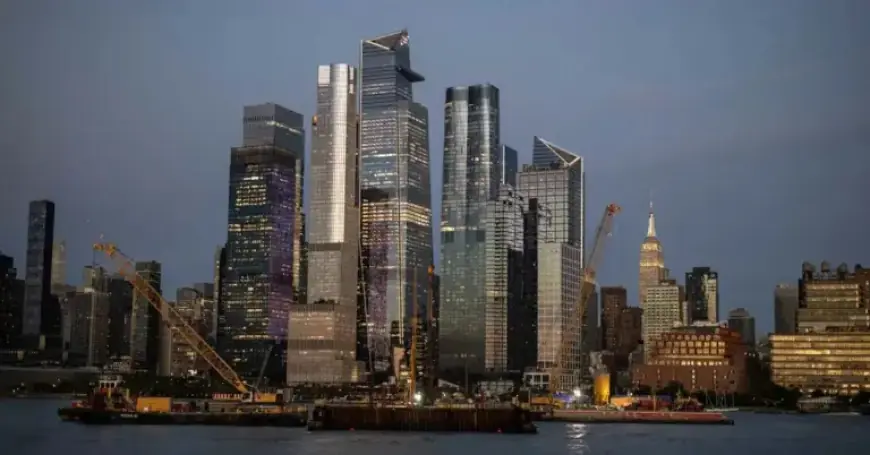 Trump Shares Video Defaming Obamas; U.S., Iran Engage in Nuclear Discussions