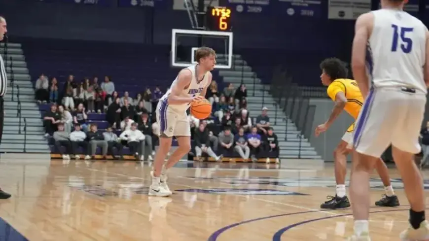 Warriors Extend Winning Streak to Four with Tight 60-57 Victory Over Wayne State