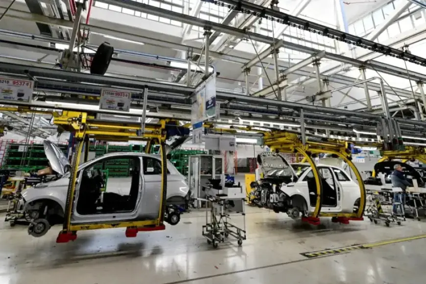 Stellantis Stocks Drop Amid $26.5 Billion EV Writedown