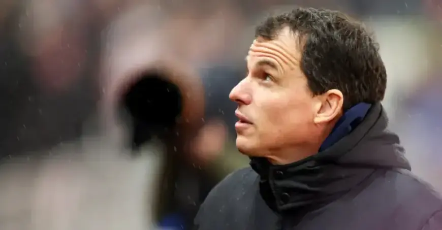 Sunderland Unveils Unchanged Starting XI for Arsenal Clash Today