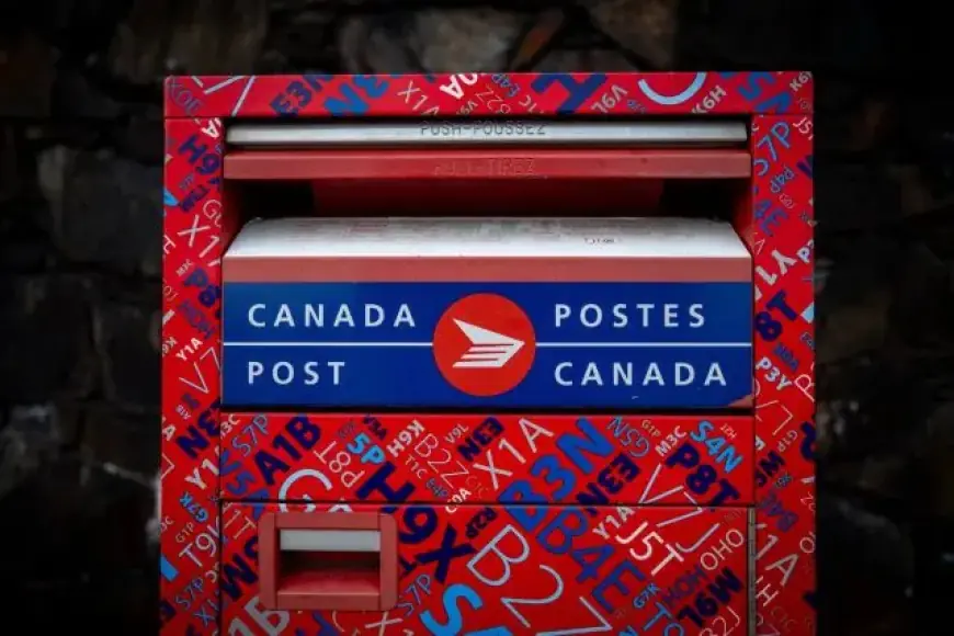 Canada Post Secures $1.01 Billion Loan from Ottawa Amid Financial Woes