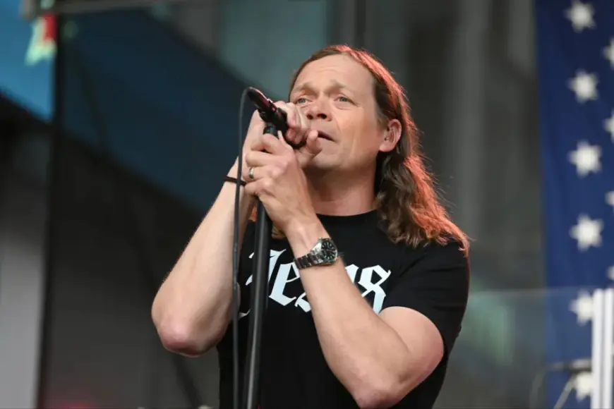 3 Doors Down lead singer Brad Arnold dies at 47 after cancer battle