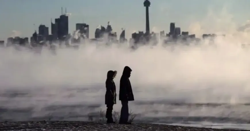 Toronto Endures Bitter Cold as Wind Chills Drop to −35 Tonight